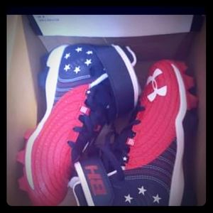 Baseball shoes